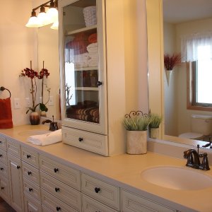 Chalet in Detroit Lakes, master bath