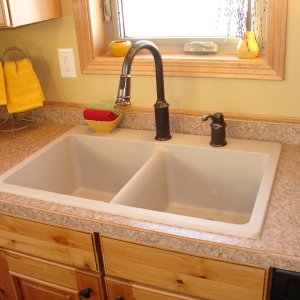 Chalet in Detroit Lakes, kitchen sink